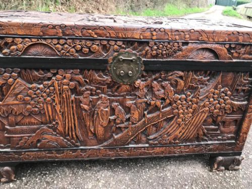 GOOD ANTIQUE CARVED CAMPHOR WOOD CHINESE TRUNK - ADDITIONAL PHOTO 1