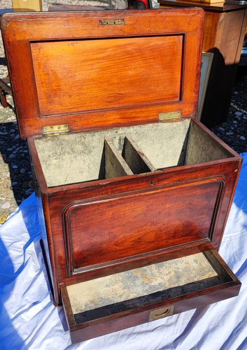 william iv mahogany wine cooler london maker - CATEGORY: ANTIQUE MISCELLANEOUS - DATED 1850
