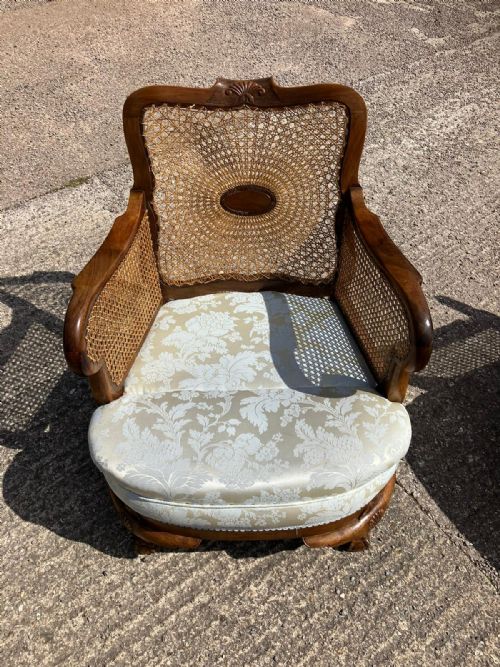 A GOOD PAIR OF ANTIQUE WALNUT ARMCHAIRS - ADDITIONAL PHOTO 7