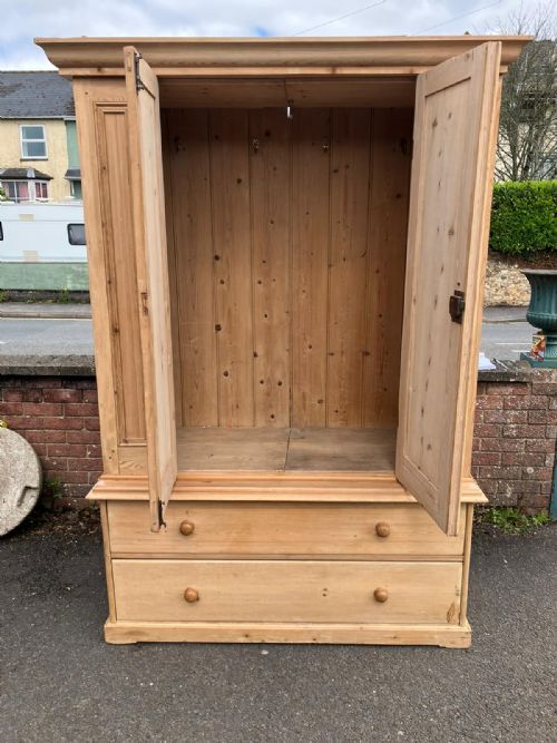 19C LARGE PINE 2 DOOR WARDROBE OR PANTRYKITCHEN CUPBOARD - ADDITIONAL PHOTO 2