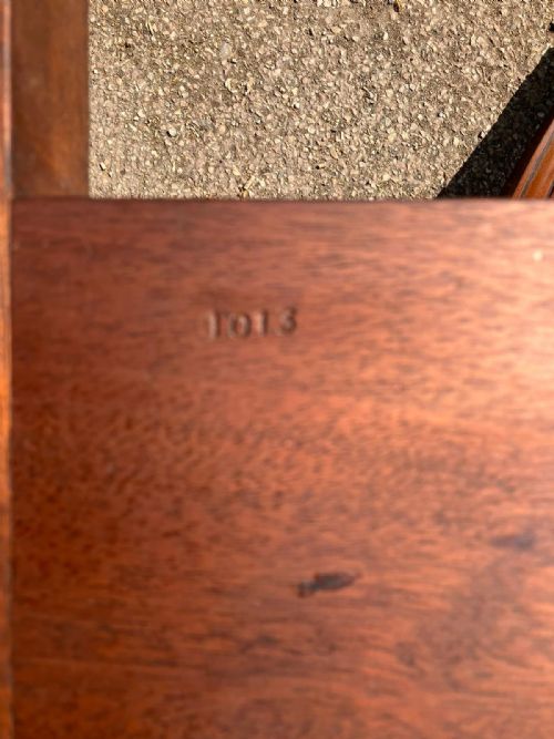 ANTIQUE LARGE 5FT 6 QUALITY MAHOGANY DINING TABLE IN THE GEORGE III STYLE - ADDITIONAL PHOTO 9