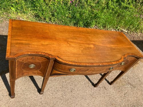 19C INLAID MAHOGANY SERPENTINE SIDEBOARD IN THE GEORGE III STYLE - ADDITIONAL PHOTO 2