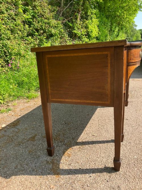 19C INLAID MAHOGANY SERPENTINE SIDEBOARD IN THE GEORGE III STYLE - ADDITIONAL PHOTO 3