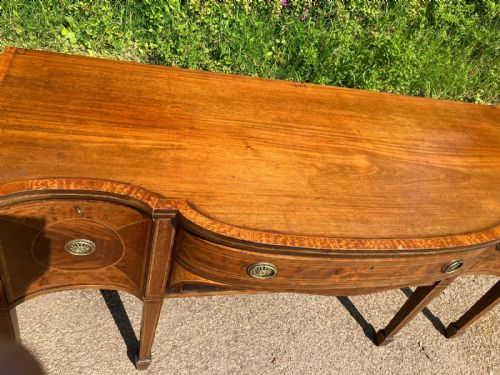 19C INLAID MAHOGANY SERPENTINE SIDEBOARD IN THE GEORGE III STYLE - ADDITIONAL PHOTO 4