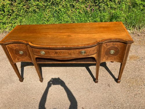 19C INLAID MAHOGANY SERPENTINE SIDEBOARD IN THE GEORGE III STYLE - ADDITIONAL PHOTO 5