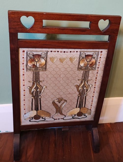 a liberty of london walnut and silk embroid art nouveau fire screen - CATEGORY: ANTIQUE FIREPLACES - DATED 1900