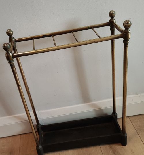 A 19C NARROW 5 DIVISION BRASS AND CAST IRON UMBRELLA STAND - ADDITIONAL PHOTO 2