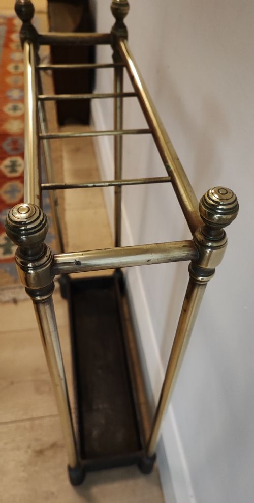 A 19C NARROW 5 DIVISION BRASS AND CAST IRON UMBRELLA STAND - ADDITIONAL PHOTO 5