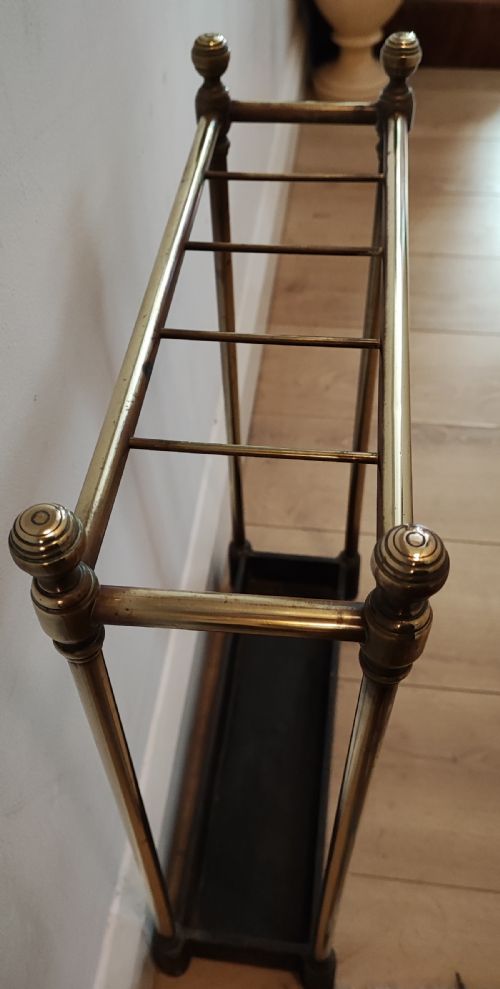 A 19C NARROW 5 DIVISION BRASS AND CAST IRON UMBRELLA STAND - ADDITIONAL PHOTO 6