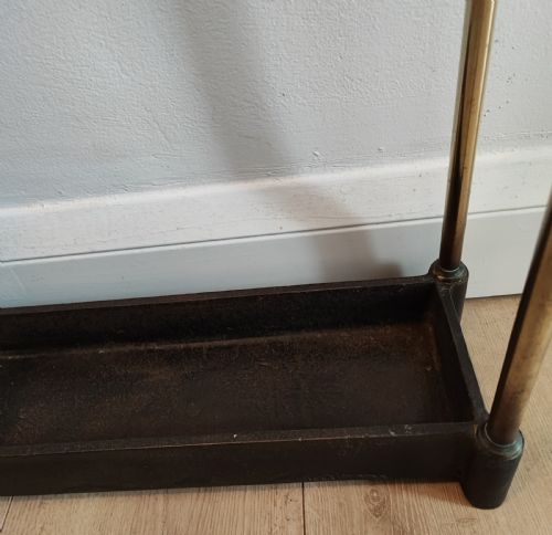 A 19C NARROW 5 DIVISION BRASS AND CAST IRON UMBRELLA STAND - ADDITIONAL PHOTO 8