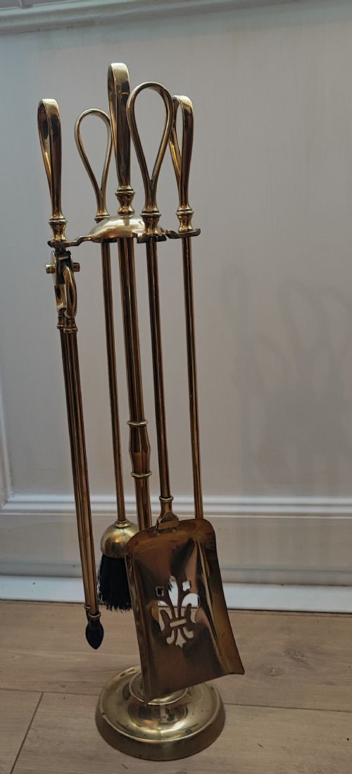 VICTORIAN SET OF BRASS FIRE IRONS - ADDITIONAL PHOTO 1