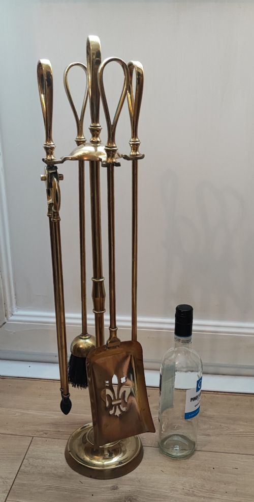 VICTORIAN SET OF BRASS FIRE IRONS - ADDITIONAL PHOTO 2