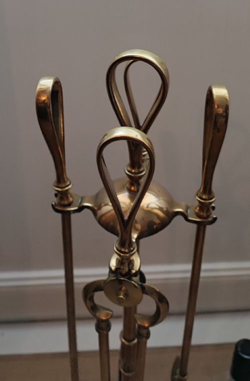 VICTORIAN SET OF BRASS FIRE IRONS - ADDITIONAL PHOTO 4