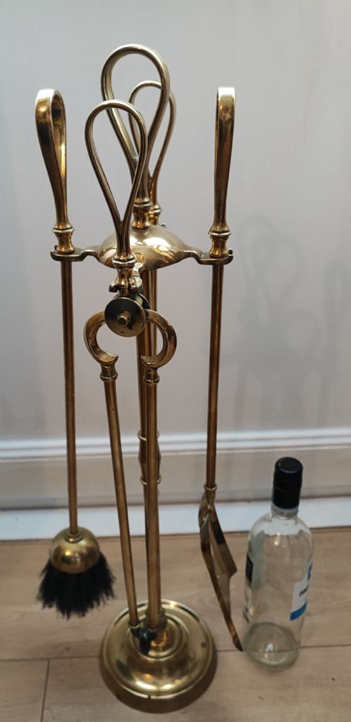 VICTORIAN SET OF BRASS FIRE IRONS - ADDITIONAL PHOTO 5