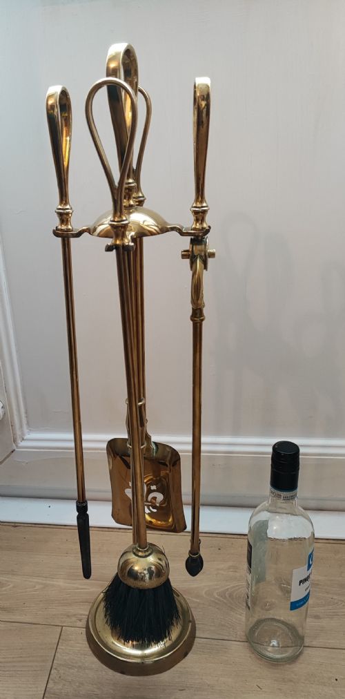 VICTORIAN SET OF BRASS FIRE IRONS - ADDITIONAL PHOTO 7