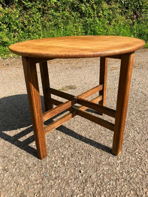 oak arts and crafts occasional coffee table in the style of heals - CATEGORY: ANTIQUE TABLES - DATED 1920