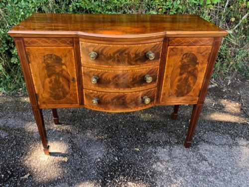 a quality edwardian small inland sideboard in the sheraton taste - CATEGORY: ANTIQUE SIDEBOARDS - DATED EDWARDIAN