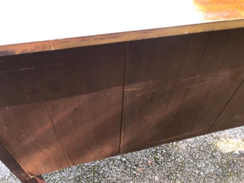 A QUALITY EDWARDIAN SMALL INLAND SIDEBOARD IN THE SHERATON TASTE - ADDITIONAL PHOTO 3
