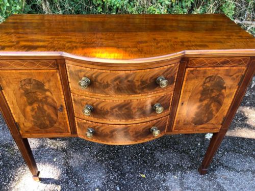A QUALITY EDWARDIAN SMALL INLAND SIDEBOARD IN THE SHERATON TASTE - ADDITIONAL PHOTO 7