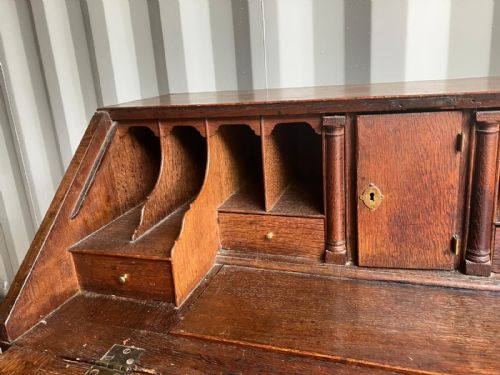 EARLY 18C OAK BUREAU - ADDITIONAL PHOTO 2