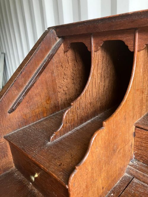 EARLY 18C OAK BUREAU - ADDITIONAL PHOTO 4