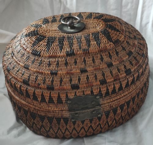 EARLY 19C BASKETRY MADE BOX - ADDITIONAL PHOTO 1