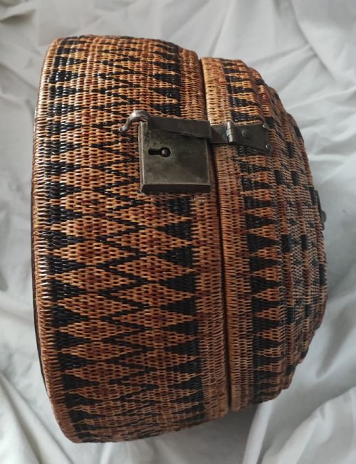 EARLY 19C BASKETRY MADE BOX - ADDITIONAL PHOTO 2