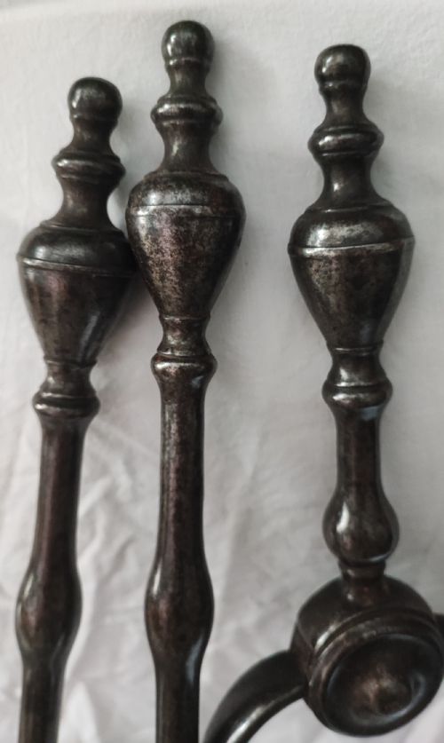 A GEORGE III SET OF POLISHED STEEL FIRE IRONS - ADDITIONAL PHOTO 2