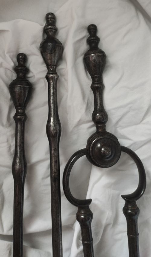A GEORGE III SET OF POLISHED STEEL FIRE IRONS - ADDITIONAL PHOTO 4