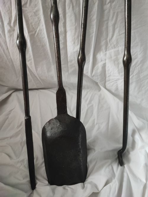 A GEORGE III SET OF POLISHED STEEL FIRE IRONS - ADDITIONAL PHOTO 5
