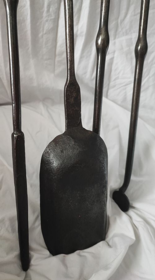 A GEORGE III SET OF POLISHED STEEL FIRE IRONS - ADDITIONAL PHOTO 6