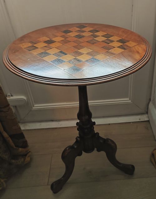 victorian walnut inlaid games tripod table - CATEGORY: ANTIQUE TABLES - DATED VICTORIAN