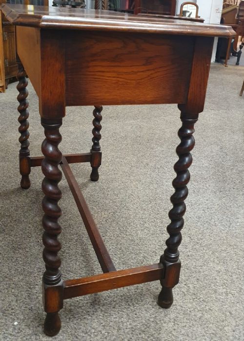 AN ANTIQUE OAK BRITISHER DESK - ADDITIONAL PHOTO 2