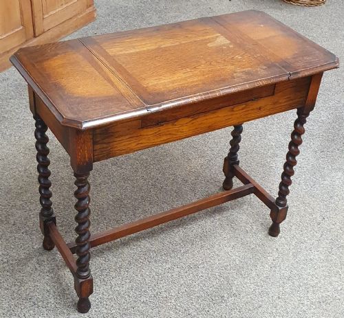 AN ANTIQUE OAK BRITISHER DESK - ADDITIONAL PHOTO 4