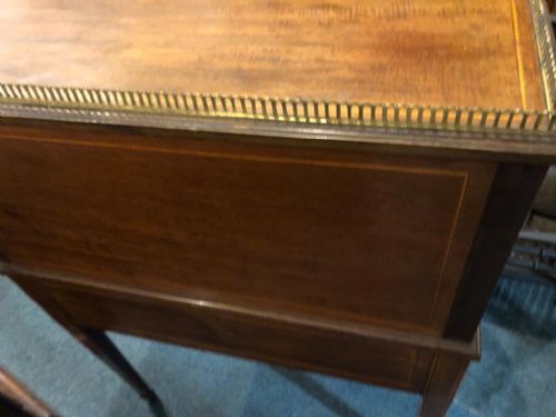 AN EDWARDIAN MAHOGANY AND MARQUETRY CYLINDER DESK - ADDITIONAL PHOTO 2