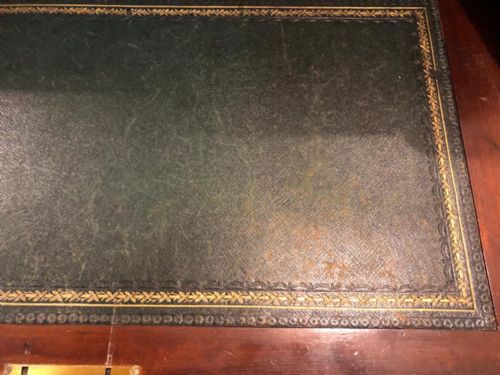 AN EDWARDIAN MAHOGANY AND MARQUETRY CYLINDER DESK - ADDITIONAL PHOTO 6