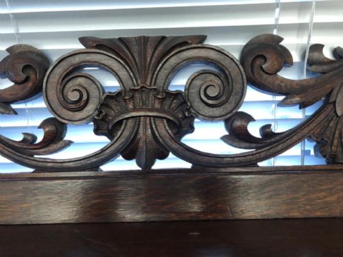 A FINE 19C CARVED OAK HANGING WALL SHELF - ADDITIONAL PHOTO 3
