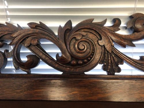 A FINE 19C CARVED OAK HANGING WALL SHELF - ADDITIONAL PHOTO 5
