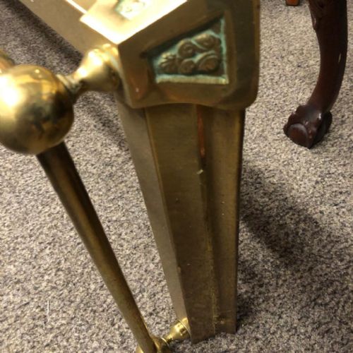 AN ANTIQUE QUALITY BRASS SCROLLED FENDER - ADDITIONAL PHOTO 5
