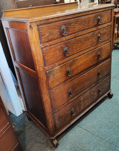 1920S TALL OAK CHEST OF DRAWERS - ADDITIONAL PHOTO 4