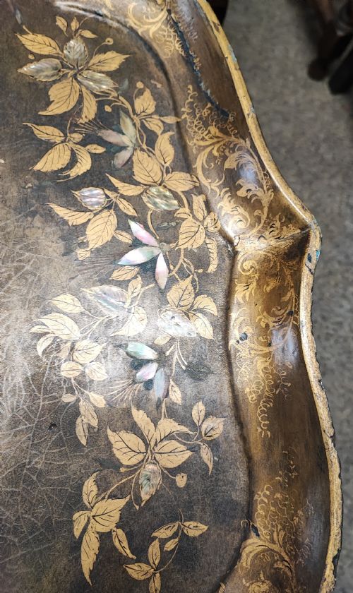A LARGE REGENCY GOLD LACQUER AND MOTHER OF PEARL INLAID PAPER MACHE TRAY - ADDITIONAL PHOTO 2
