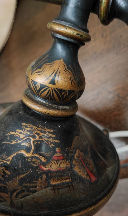 PAIR OF ANTIQUE CHINOISERIE LACQUERED TABLE LAMPS - ADDITIONAL PHOTO 2
