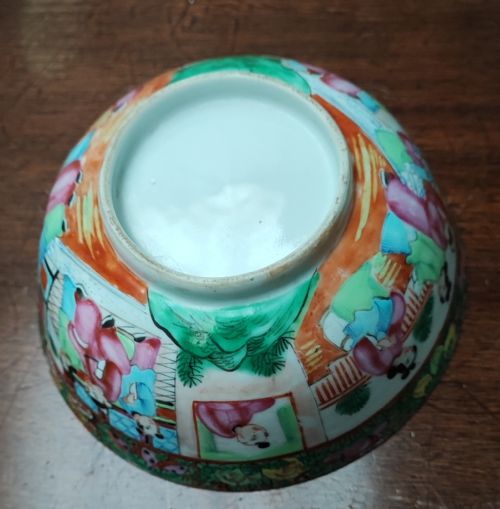 A SMALL ANTIQUE CHINESE FAMILE ROSE BOWL - ADDITIONAL PHOTO 6