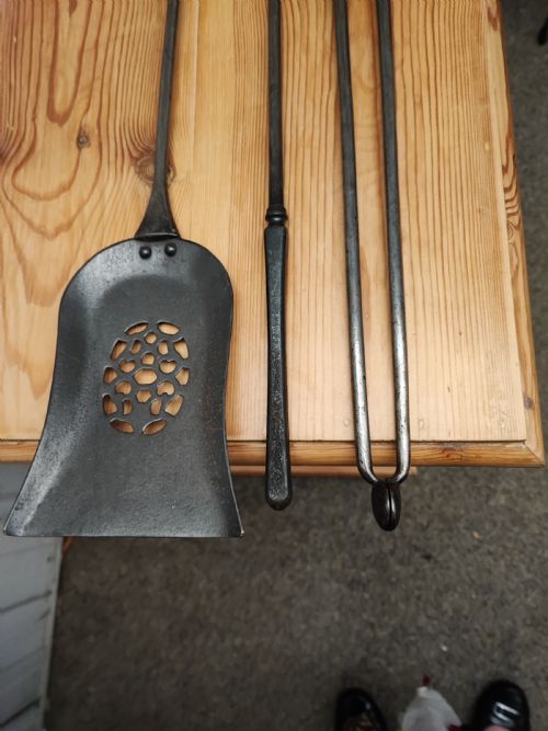 A FINE SET OF REGENCY STEEL FIRE IRONS - ADDITIONAL PHOTO 14
