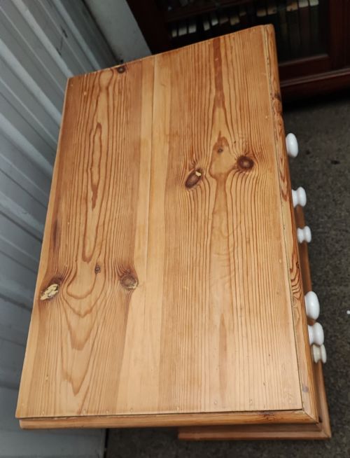 A VICTORIAN PINE CHEST OF DRAWERS - ADDITIONAL PHOTO 6