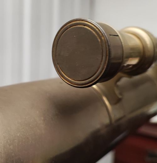 A GOOD AND LARGE ANTIQUE BRASS TELESCOPE ON ORIGINAL TRIPOD STAND - ADDITIONAL PHOTO 19