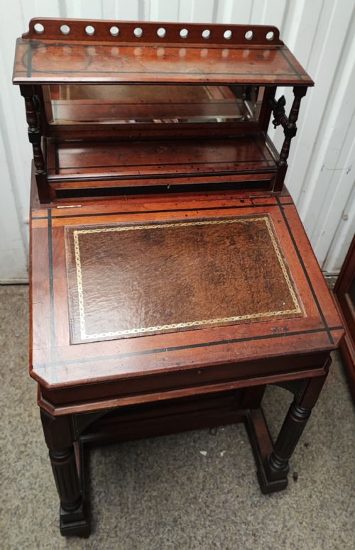 AN ESTHETIC MOVEMENT WALNUT DAVENPORT - ADDITIONAL PHOTO 3