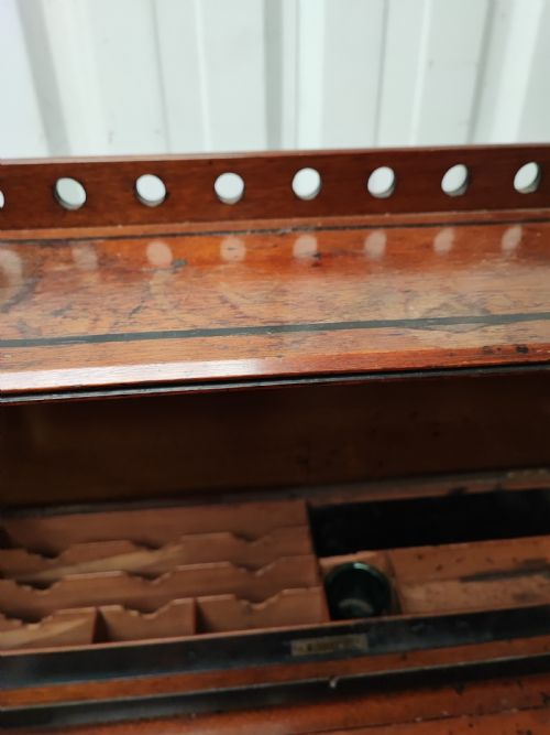 AN ESTHETIC MOVEMENT WALNUT DAVENPORT - ADDITIONAL PHOTO 4