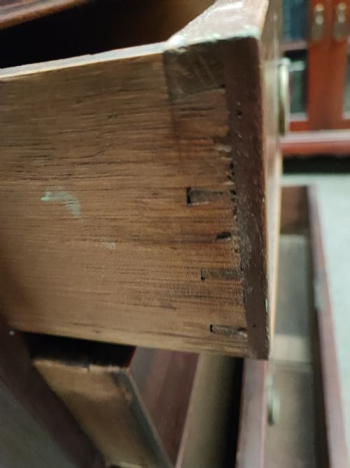 QUALITY SMALL GEORGIAN MAHOGANY CHEST OF DRAWERS - ADDITIONAL PHOTO 3
