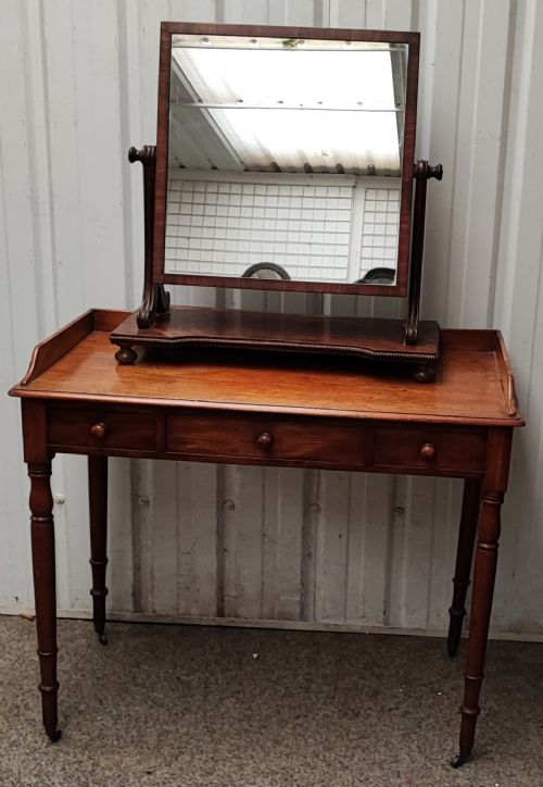 regency mahogany dressing table - CATEGORY: ANTIQUE DRESSING TABLES - DATED REGENCY